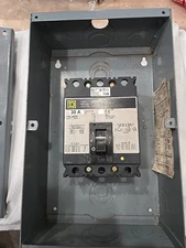SQUARE D - FA100S - 100 A - 600 V CIRCUIT BREAKER ENCLOSURE WITH 30a FAL BREAKER