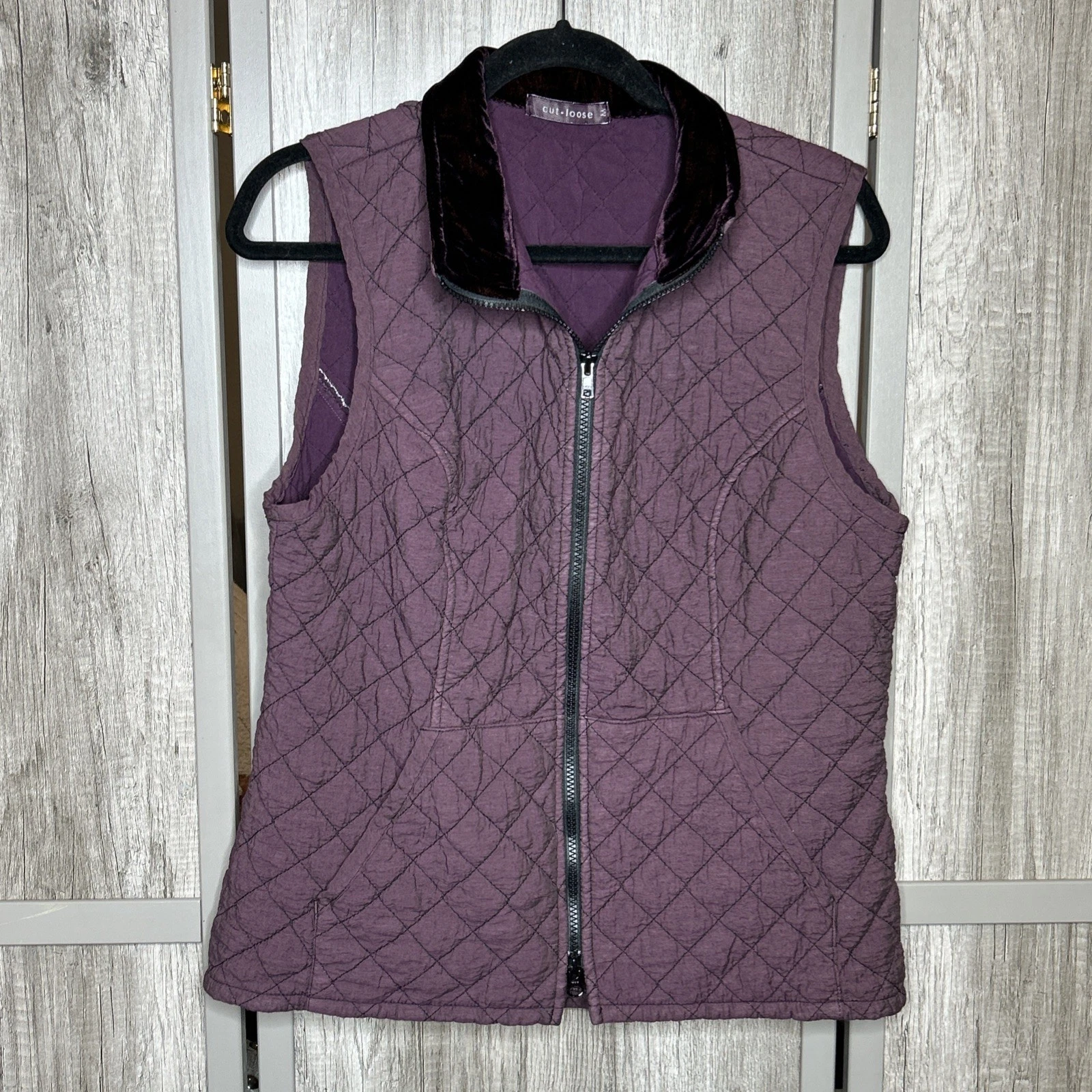 Cut Loose Quilted Vest Women Size M Velvet Collar Full Zip Pockets Burgundy