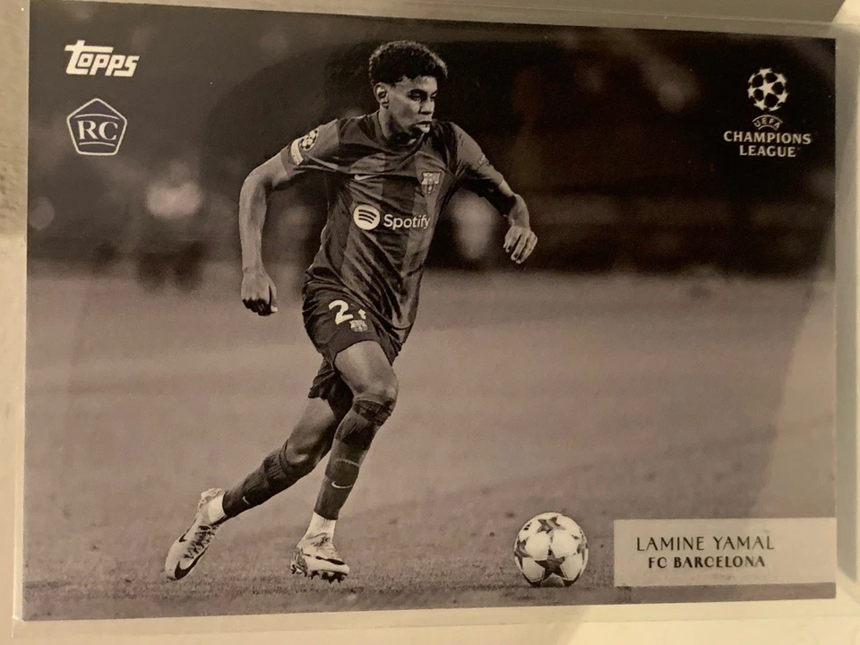 2023-24 Topps Simplicidad UEFA Lamine Yamal Rookie RC Espanha Barcelona 30º - Imagem 2 de 4