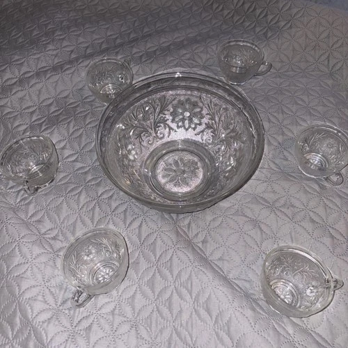 Vintage Anchor Hocking Sandwich Pattern Clear Glass 9”Punch Bowl And 6 Cups