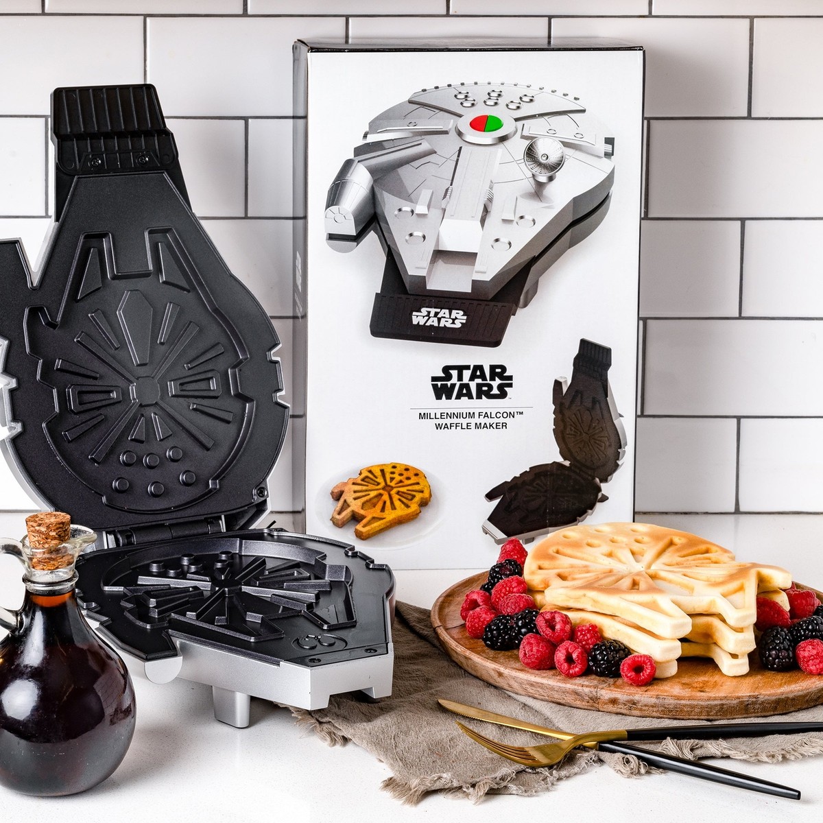 Uncanny Brands Star Wars Millennium Falcon Waffle Maker Uncanny Brands Star Wars Millennium Falcon Waffle Maker