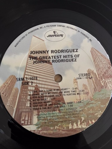 "The Greatest Hits of Johnny Rodriguez" LP (1975) Mercury SRM-1-1078 - Picture 6 of 9