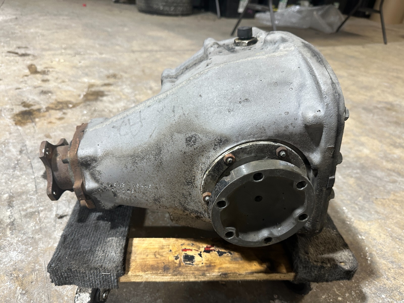 Bentley Brooklands 1994 Rear Axle Differential Carrier Assembly OEM