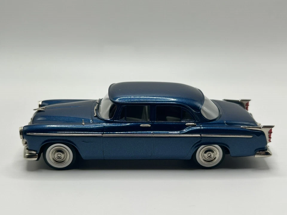 Brooklin BRK 165 1955 克莱斯勒温莎 4 门轿车狂想曲蓝色金属 1/43 — 第 4/4 张图片