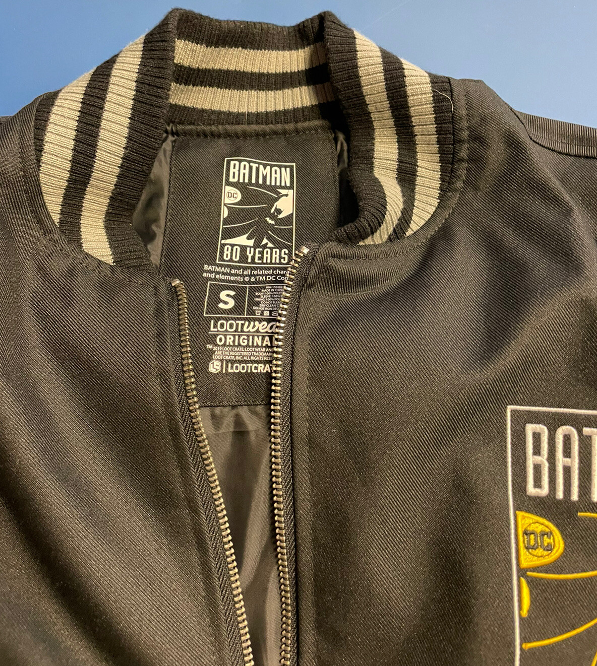 BATMAN DC (80 YR. ANNIVERSARY) VARSITY JACKET LOOT CRATE ORIG. SMALL-NEW image 2