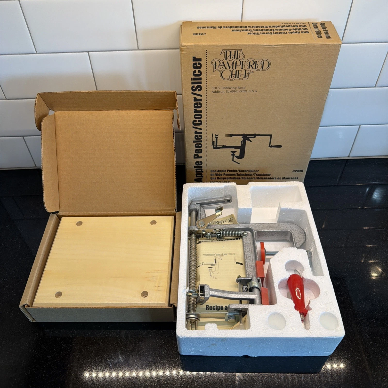 The Pampered Chef Apple Peeler Corer Slicer 2430 & Stand 2435 NIB Kitchen