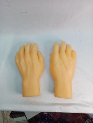 Lot Of Two Realistic Full Size Hands 8.5'' Long 3.5'' Wide Made Of Hard Plastic 