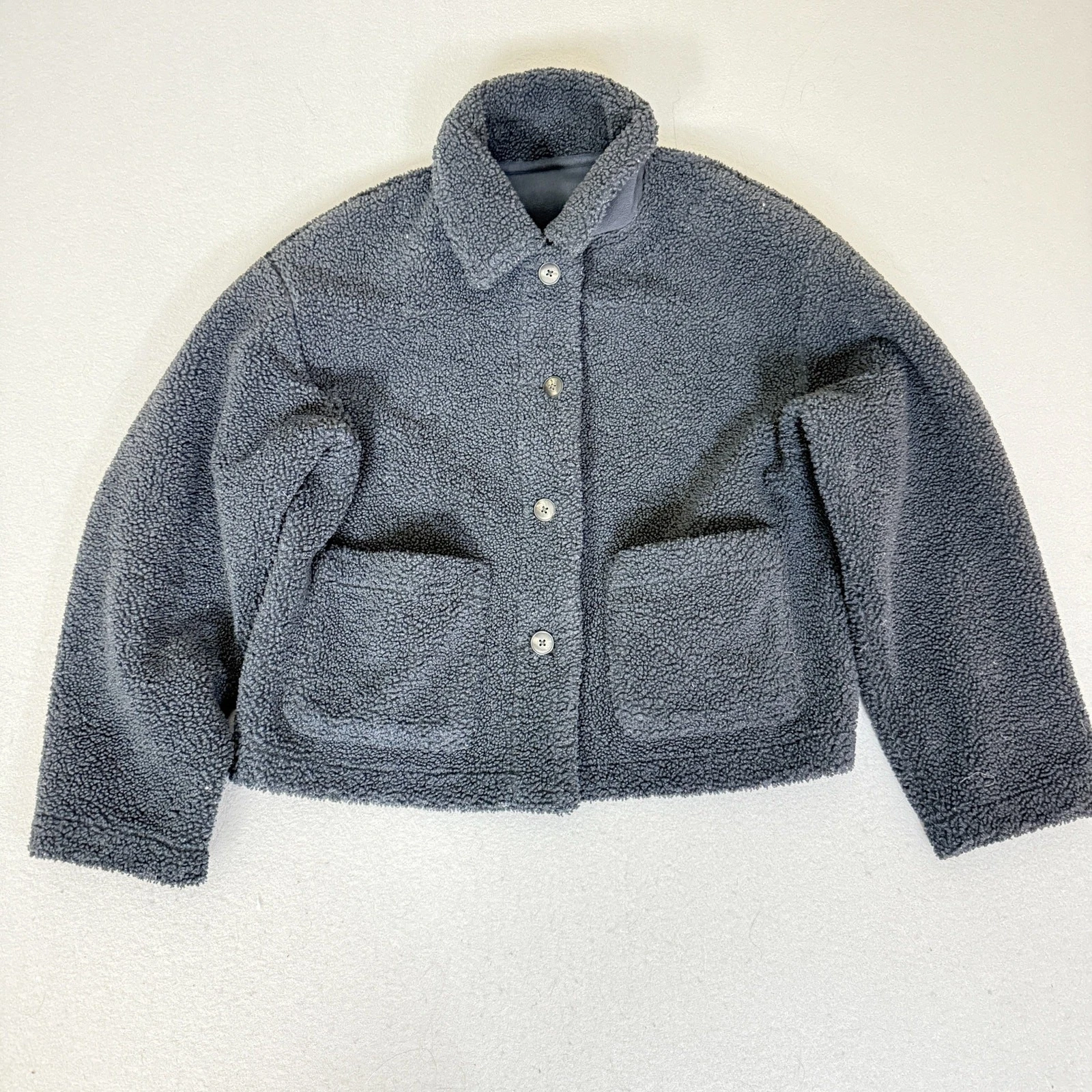 Uniqlo Gray Sherpa Fleece Jacket Button Front Cozy Pockets Polyester