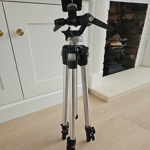 Manfrotto 190 D Tripod - Picture 3 of 6
