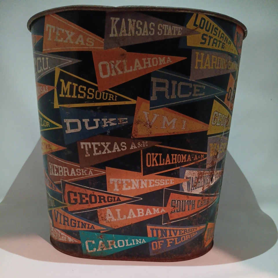 Lixeira de metal vintage Harvell NCAA College Pennant das décadas de 1950-1960. - Imagem 2 de 4