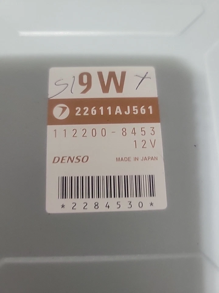 2005 SUBARU FORESTER ENGINE COMPUTER CONTROL MODULE (RH DASH) 22611AJ561 - Image 2 of 4