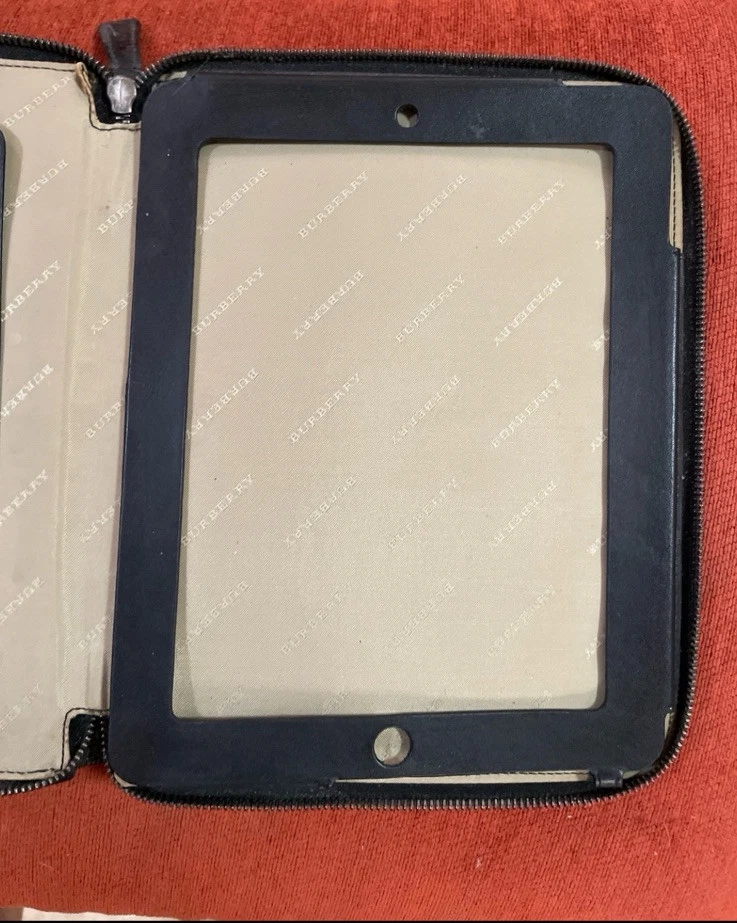 Burberry Haymarket Check Recubierto Logo Lona iPad 2 Cremallera Funda Negra Foto 4 de 4