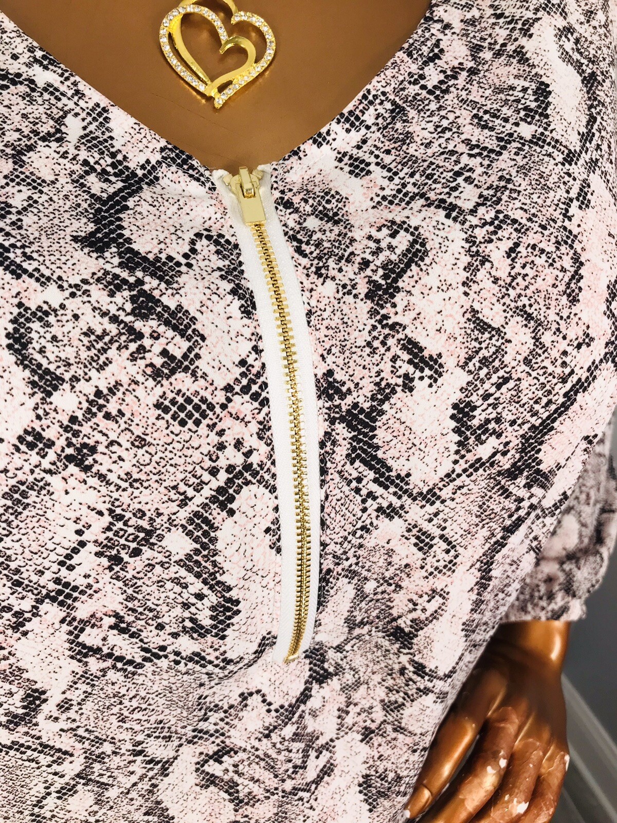 Bold Elements 1X Plus Top NWT $49 Animal Snake Print Low V Cut 1/2 Zip Up Shirt