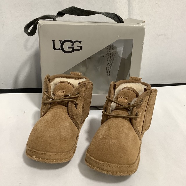 Ugg Neumel Booties toddler size 02/03 NA6704 Ugg Neumel Booties toddler size 02/03 NA6704