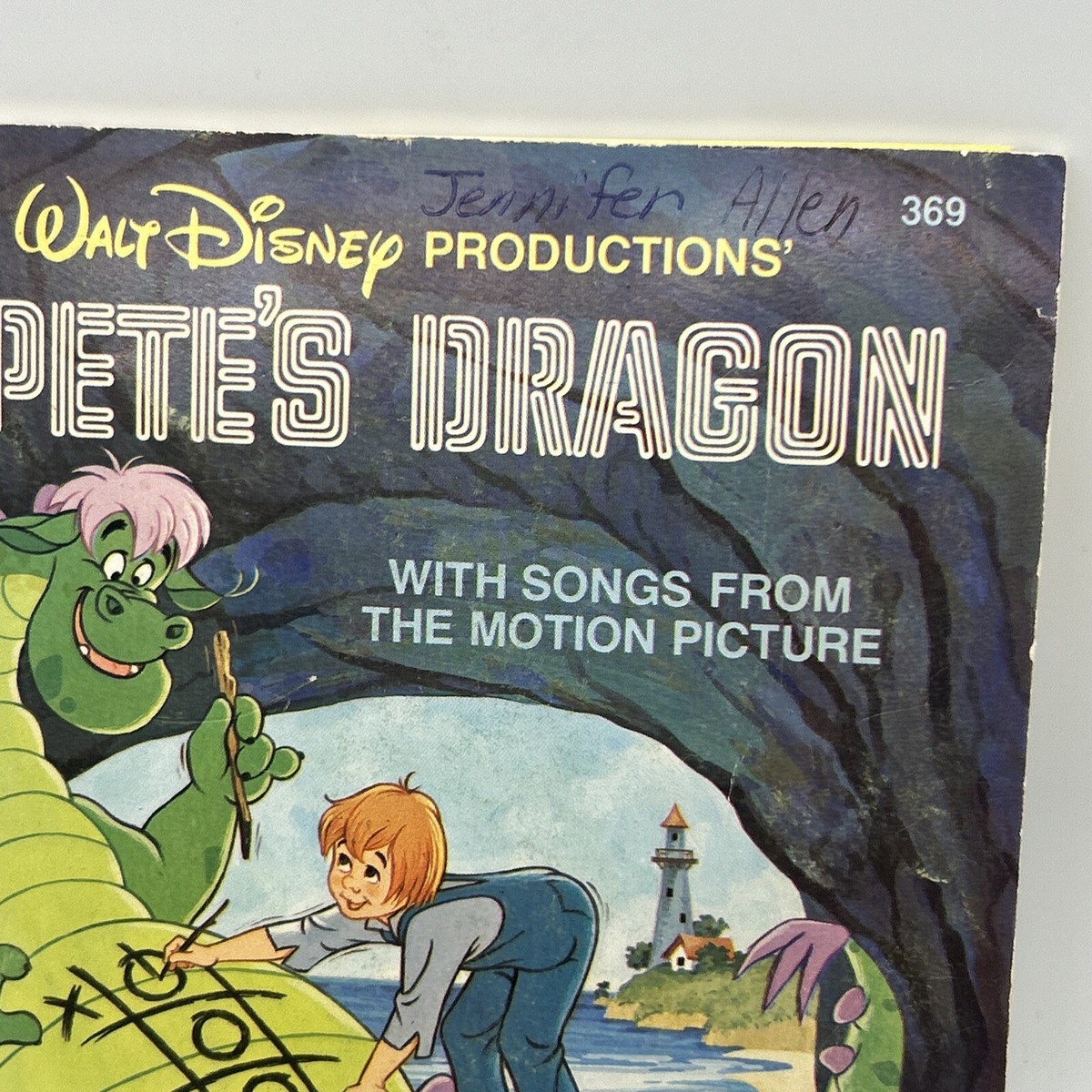 VINTAGE 1977 Walt Disney Pete's Dragon Book & 7