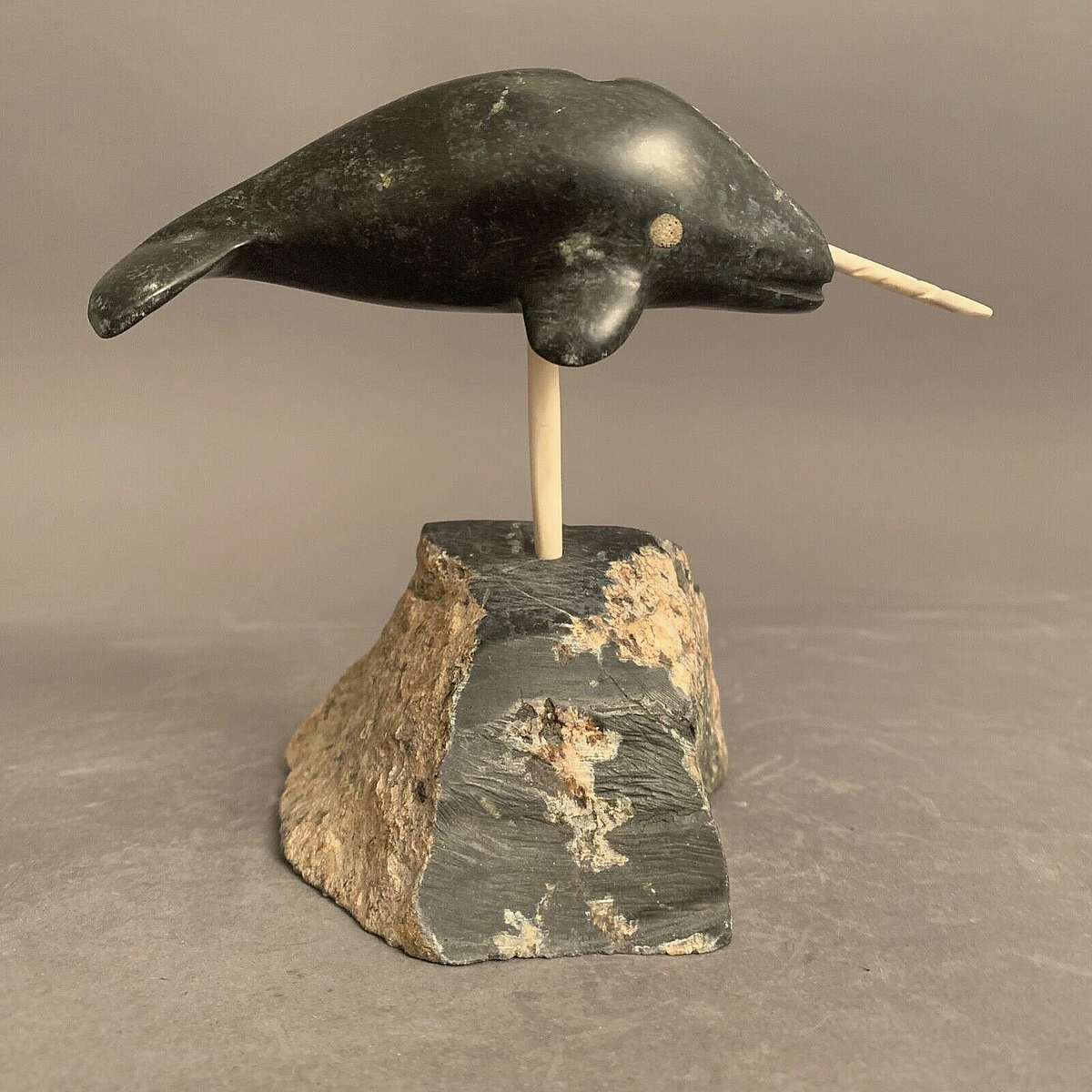 イヌイットアート石像　Mc LEOD YOUNG WEIR TOKYO 1985 Inuit Art Eskimo carving Mike Nulliayak Narwhal #90193 1999 | eBay