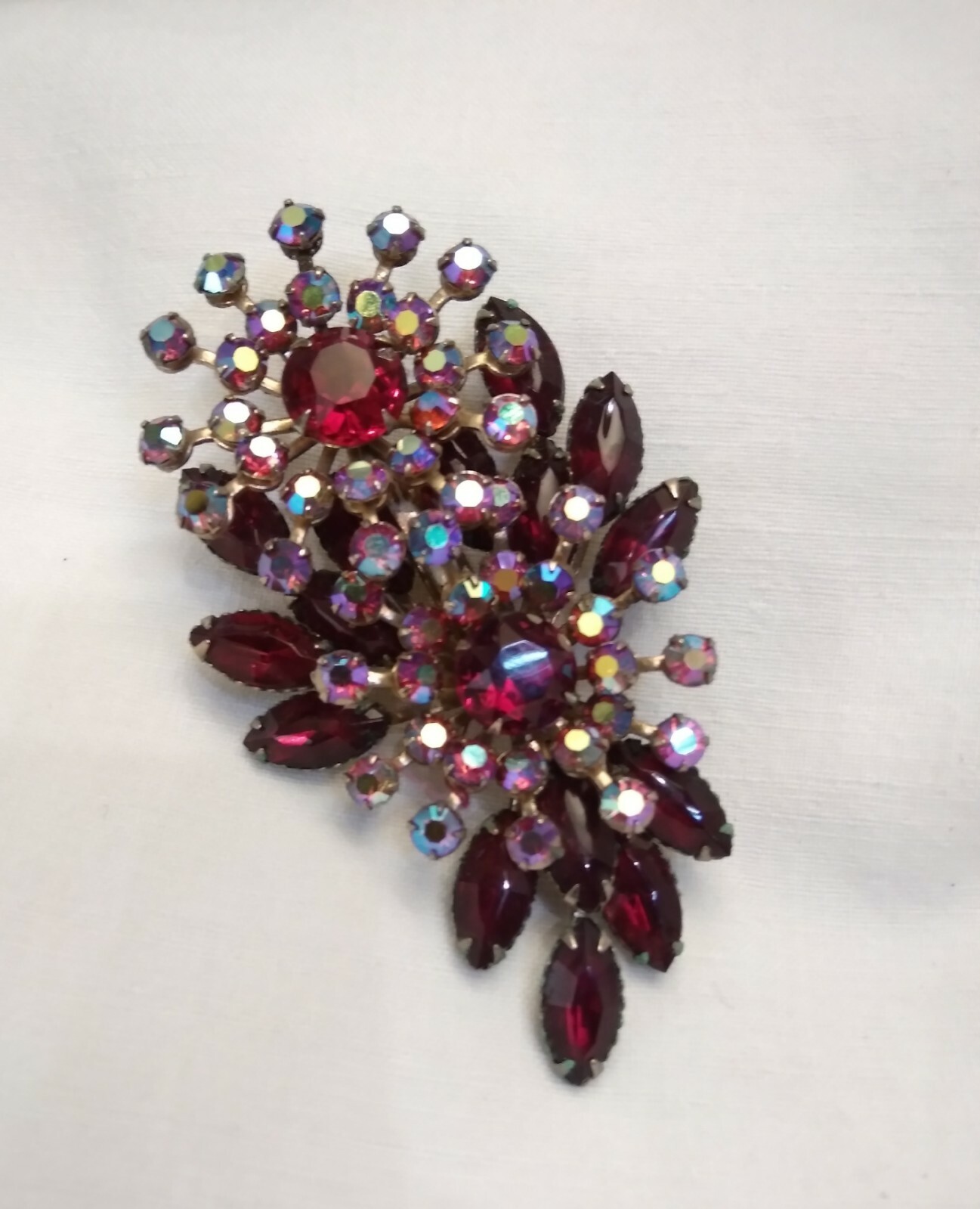 Stunning 1940's Ruby Red Rhinestone Brooch - image 10