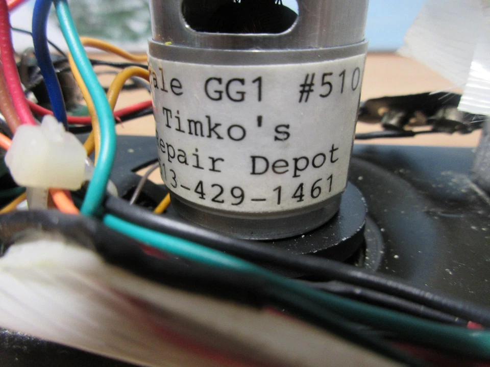 Weaver  O-GA PRR GG1 Brunswick Green 5 Stripe Electric LOCOMOTIVE FRAME AND MORE - Image 3 of 4