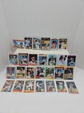 1999 Topps Baseball Cards 26