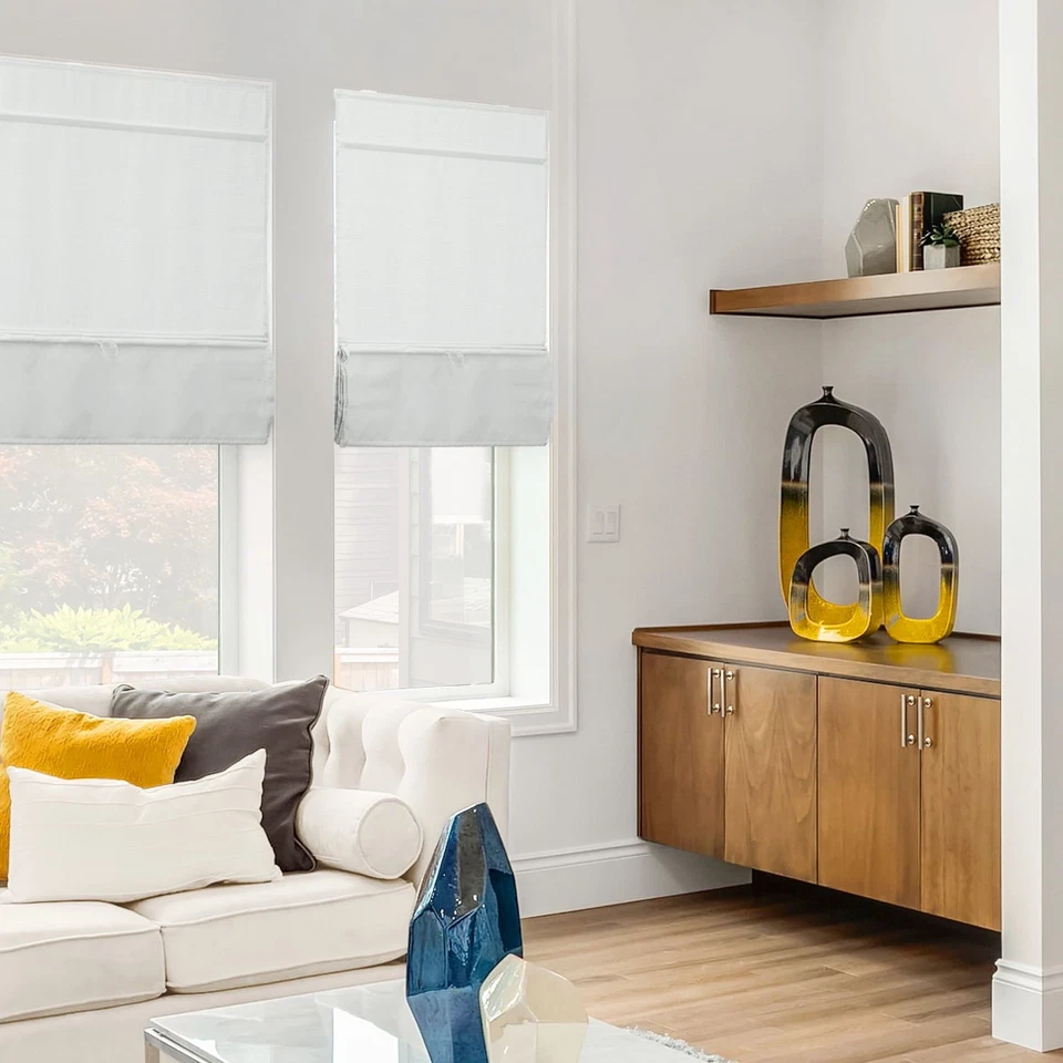 Tela filtrante de luz inalámbrica Chicology pantalla de ventana romana, blanco 33" x 64" Foto 2 de 4