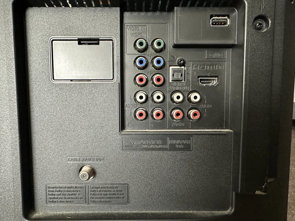 Sony 52" HDTV 1080p Still looks and works great - Image 3 of 4