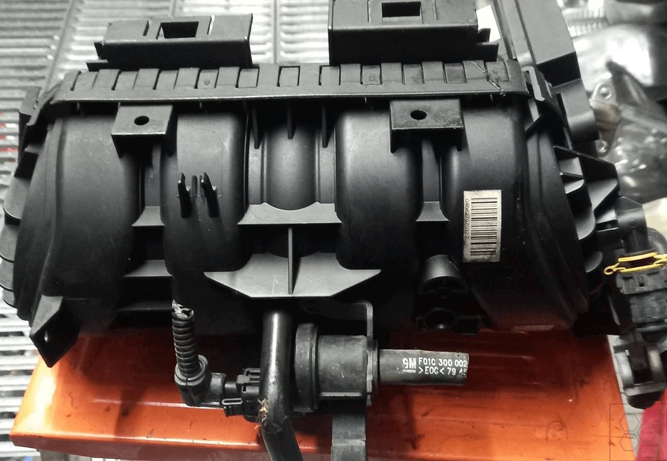 24420528 Collettore aspirazione OPEL TIGRA (X04) 1.4 16V C+C 2p/b/1364cc - Immagine 2 di 2