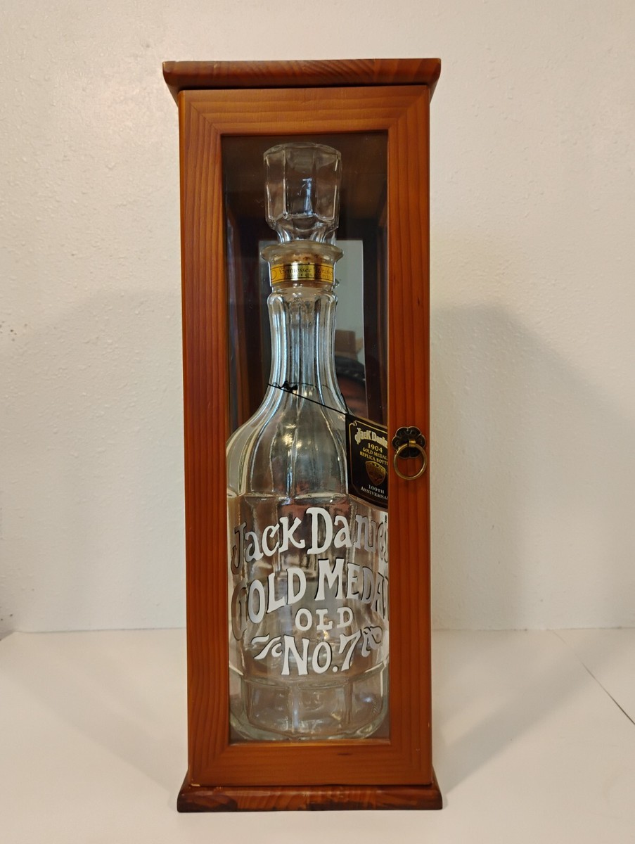 JackDaniel’s 100周年記念1904年金メダルレプリカボトル JackDaniel_sOldNo7GoldMedal1.