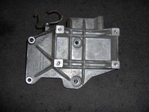 [EGU] - Audi - Halterung Klimakompressor - 058260885 - Audi A4 / B5 - gebraucht