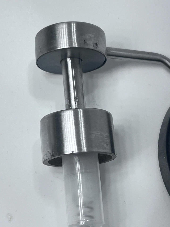 Bomba dispensadora de jabón de manos IkEA blanca Foto 2 de 3