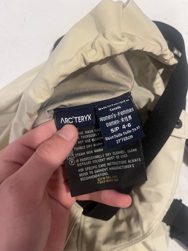 Arc'Teryx Women’s Minuteman Bib Ski Snowboard Pant Gore-Tex Size S Overalls Flaw - Picture 11 of 13