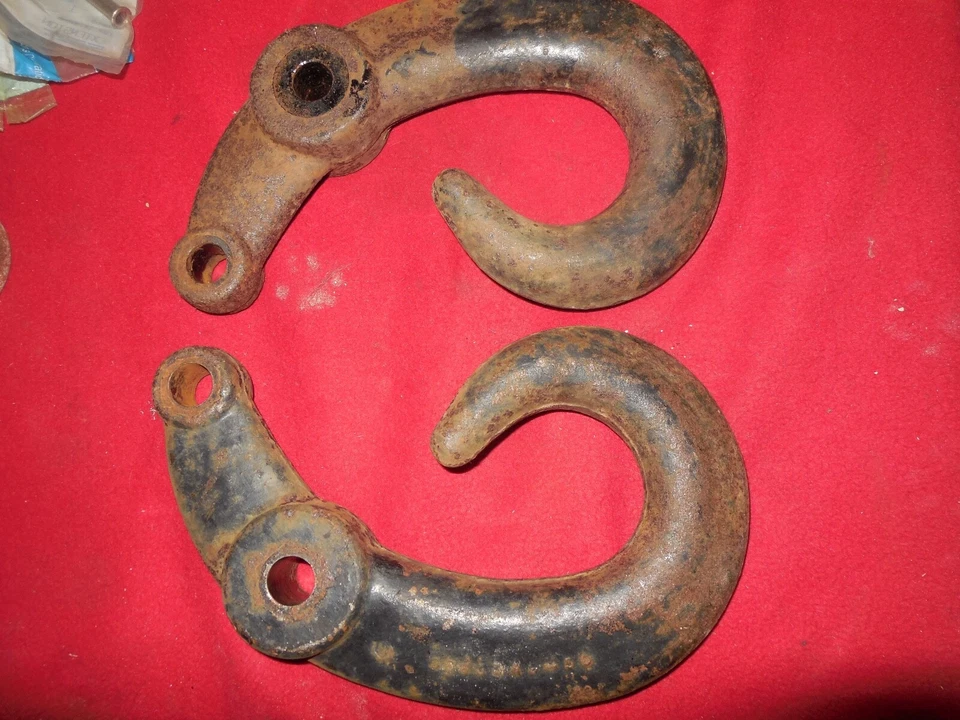 Chevrolet GMC K10 K20 1960-68 Suburban 4x4 ganchos de remolque delanteros de fábrica 3663349 50 Foto 2 de 4