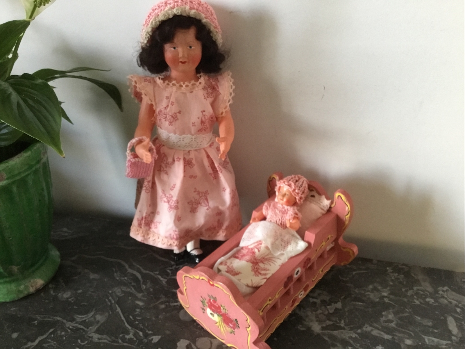 POUPEE FOLKLORIQUE PETITCOLLIN CELLULOID ANCIENNE AVEC SA BOITE