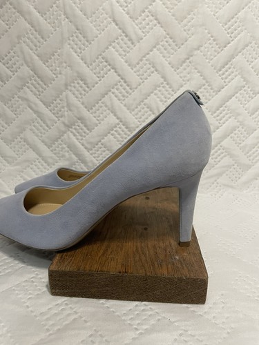 Tacones Michael Kors Dorothy Flex de gamuza azul pálido para mujer talla 9 - Imagen 8 de 19