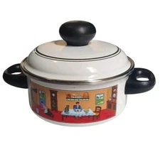 Villeroy & Boch Pot & Lid Design NAIF Cottage 7” Diameter West Germany