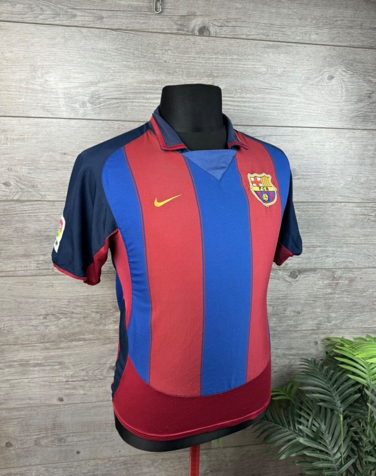 Barcelona FC Nike 2003/04 Izagaren 7 Vintage Football Shirt Men's US S