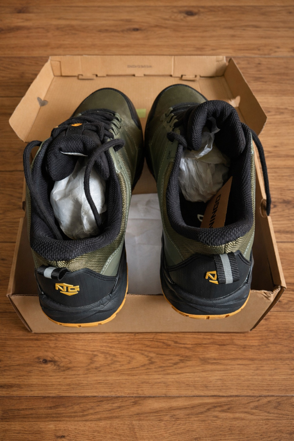 Hiking Shoes Waterproof Outdoor Trekking Sneakers All-terrain Traction