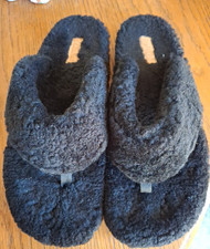 OluKai K pe'a Heu SHERPA SHEARLING FUR FUZZY SANDAL THONG BLACK Size 10 Women  s