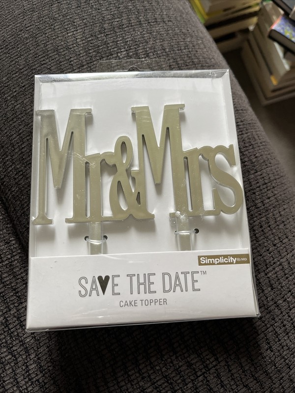 WEDDING CAKE TOPPER-MR & MRS-SILVER-NIP