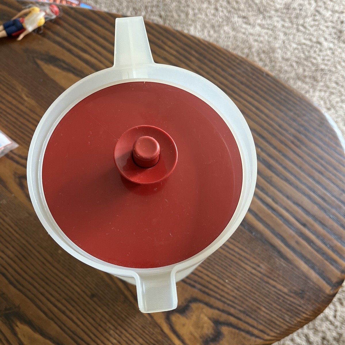 Vtg Tupperware Pitcher #1676-2 with red Lid - 2 Quarts Made In USA