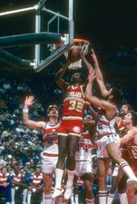 Kenny Carr of the Cleveland Cavaliers 1981 Basketball Photo 12