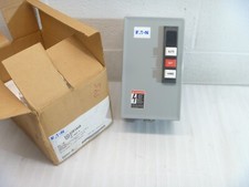 New Eaton ECL03B1A4A 20A Enclosed Lighting Connector 4-Pole 120 Volt Coil
