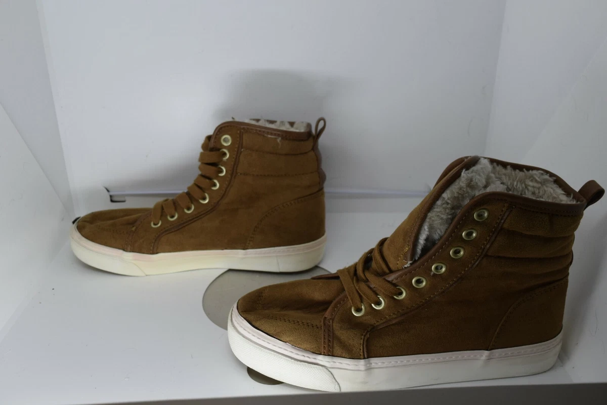 Youth Old Navy Tan Fur High Tops S S 760041 00 Size 2 SH 137
