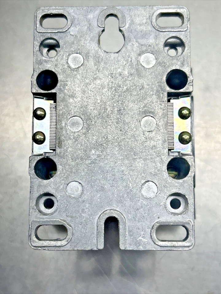 NEW GE Lighting Contactor CR160F043902 Mechanically Held, 3P, 240/480/600, NEW - Image 4 of 4