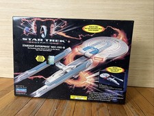Star Trek Generations Starship Enterprise NCC-1701-B Playmates Vehicle SEALED