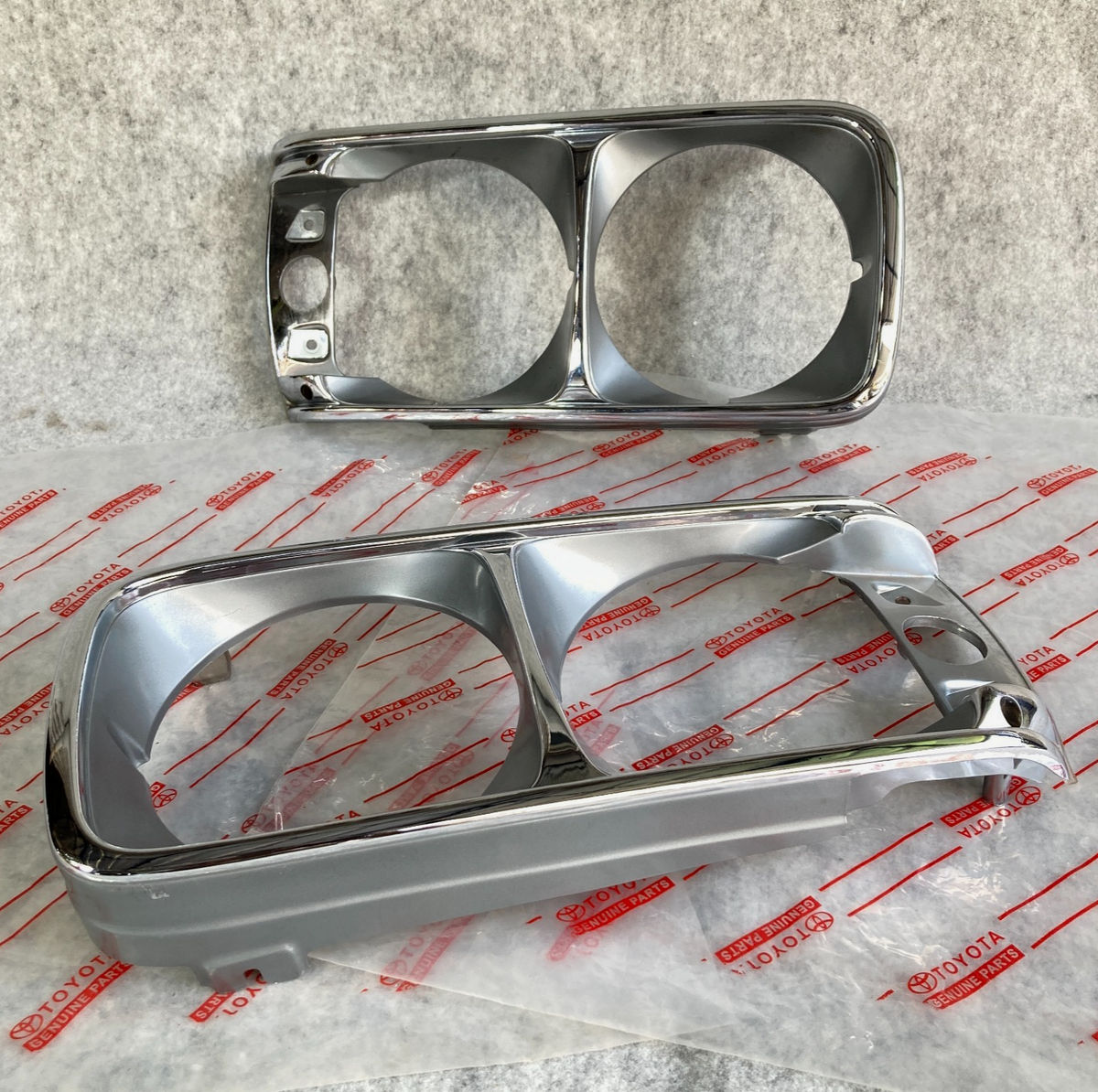 Toyota Corona RT05 RT118 RT119 Headlamp Housing Sedan Wagon New