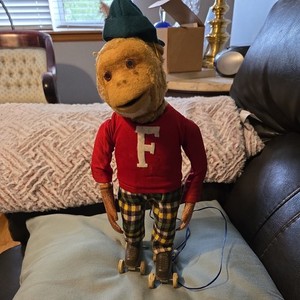 VINTAGE FRANKIE THE ROLLER SKATING MONKEY With Original Hat
