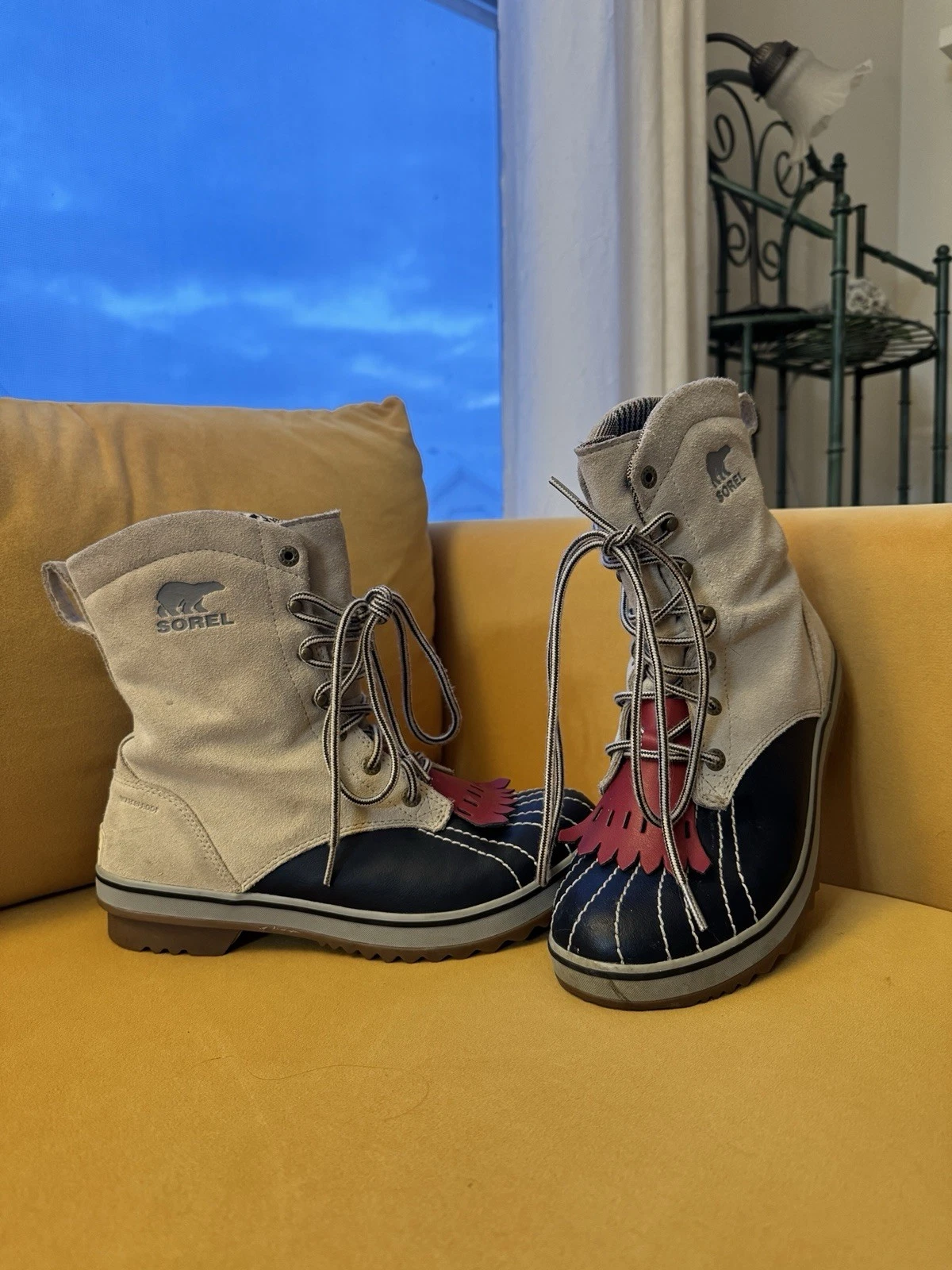 Sorel Tivoli Camp Cream Suede Blue Leather Combat Boots Weatherproof size 7