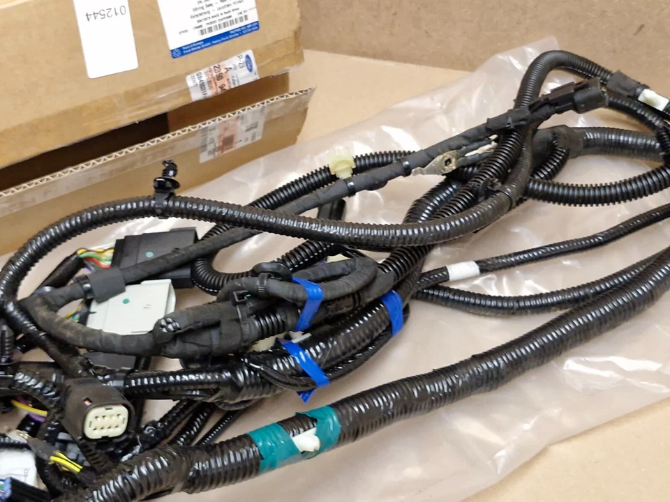 Ford Rear Lamp Wiring 2390994 JB3Z-14405-AP JB3T14405BCC Genuine New OEM - Image 3 of 4