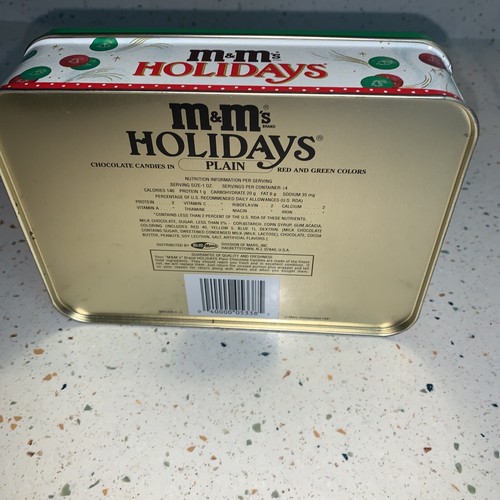1991 M&M tin with three kids snuggled in dreaming of M&Ms. very colorful - Picture 5 of 8