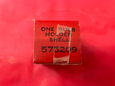 NOS Pre Unit Triumph BSA Norton Lucas Bulb Holder TR6 T120 T100 A65 A10 575209